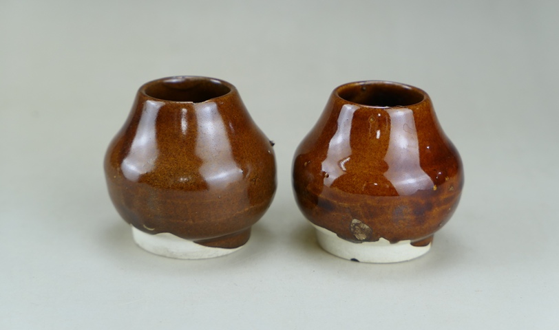 古玩陶瓷清代.紫金釉雞心罐(一對拍賣)拍賣,當前價格198元