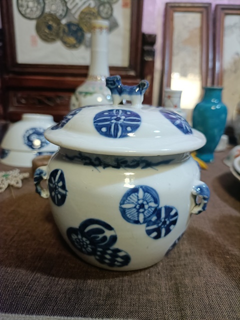 古玩陶瓷光緒青花皮球花紋粥罐拍賣,當前價格2888元
