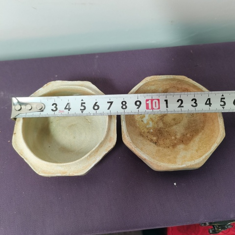 古玩陶瓷宋代青白釉花卉紋八方粉盒拍賣,當前價格1700元