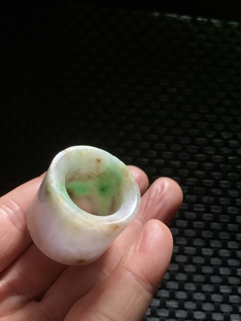 古玩玉器清代翡翠雕“素紋扳指”拍賣,當前價格5000元