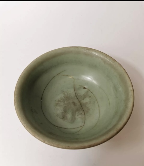 古玩陶瓷梅子青龍泉窯碗拍賣，當(dāng)前價(jià)格6000元