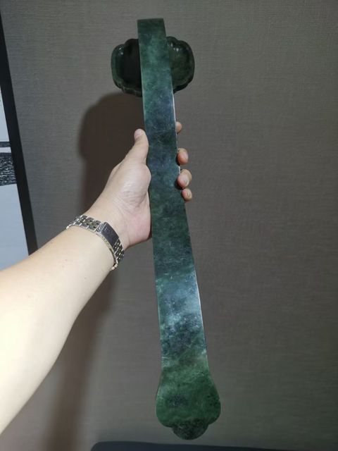 古玩玉器和田碧玉如意拍賣，當前價格50000元