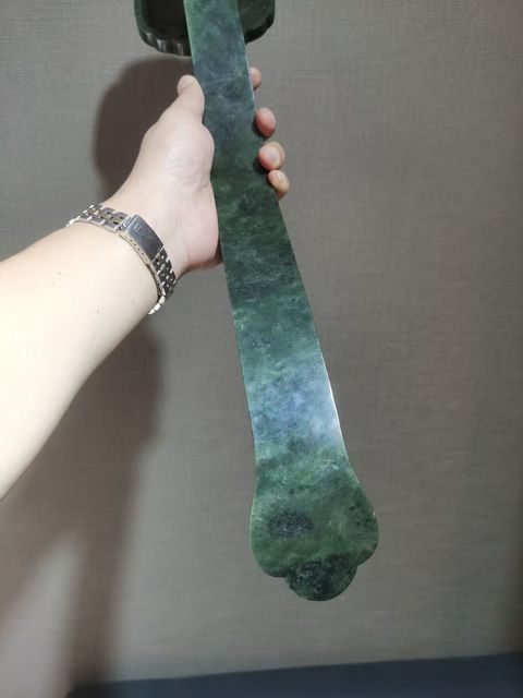 古玩玉器和田碧玉如意拍賣，當前價格50000元