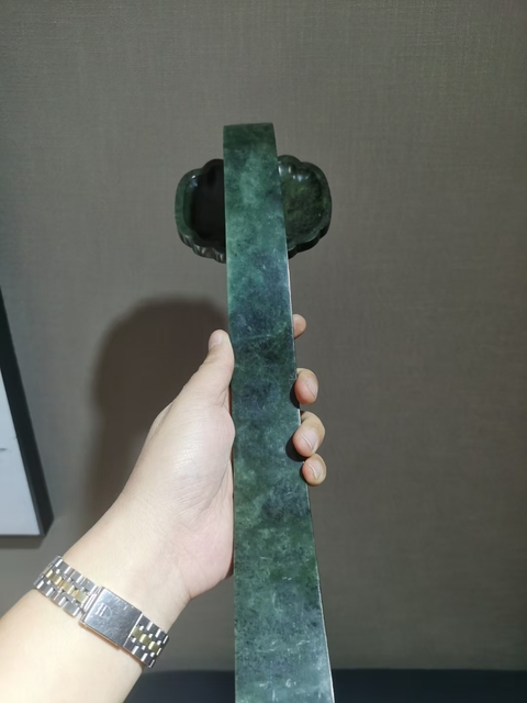 古玩玉器和田碧玉如意拍賣，當前價格50000元