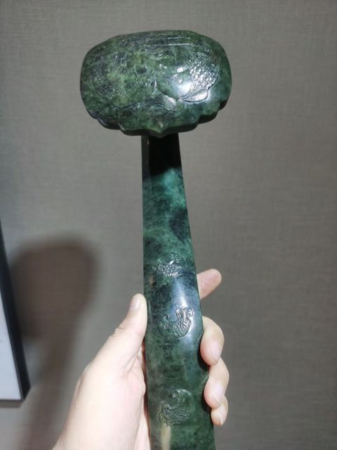 古玩玉器和田碧玉如意拍賣，當前價格50000元