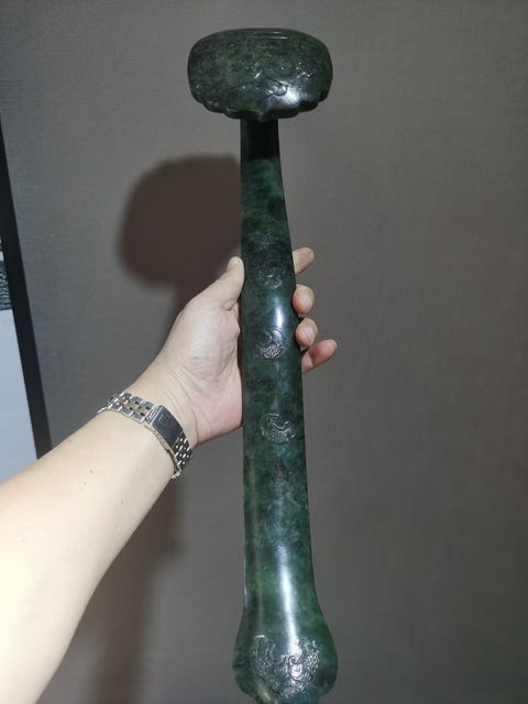 古玩玉器和田碧玉如意拍賣，當前價格50000元