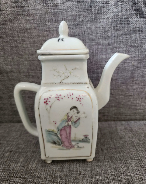 古玩陶瓷晚清仕女紋粉彩執壺（虧錢甩貨，不議價）拍賣，當前價格266元
