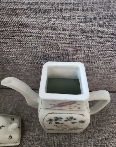 古玩陶瓷晚清仕女紋粉彩執壺（虧錢甩貨，不議價）拍賣，當前價格266元