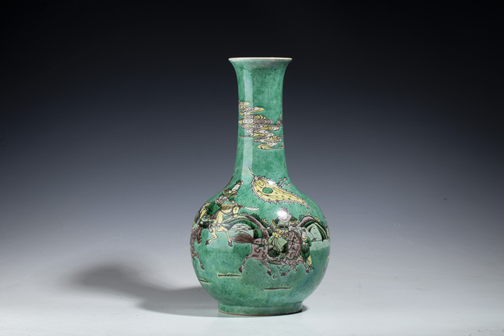 古玩陶瓷晚清·綠地素三彩三英戰呂布故事精品圖瓶拍賣，當前價格26000元