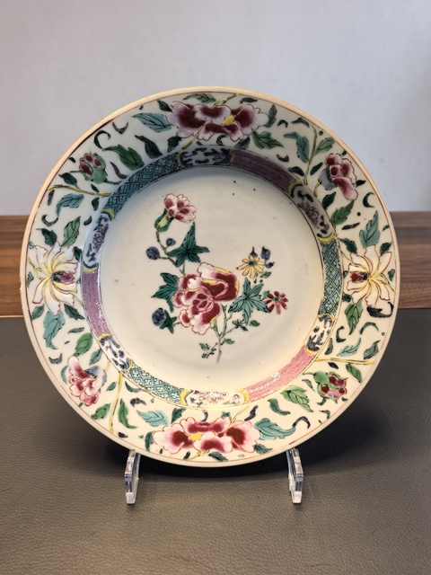 古玩陶瓷雍正粉彩花卉紋折沿盤拍賣,當(dāng)前價(jià)格2350元
