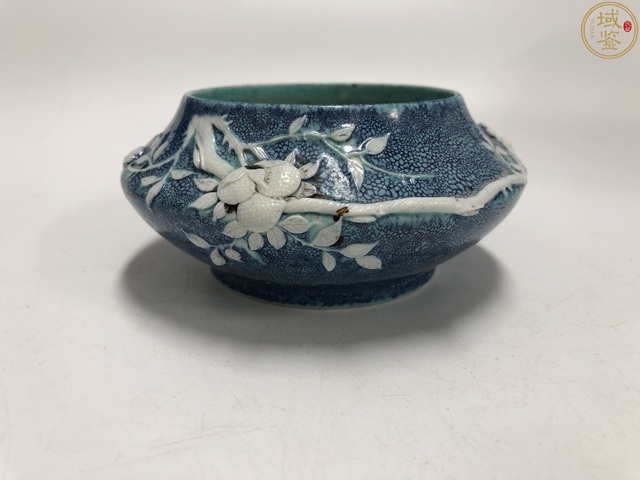 古玩陶瓷(保真卡)晚清爐鈞釉祝壽主題堆白水盂拍賣,當前價格7500元