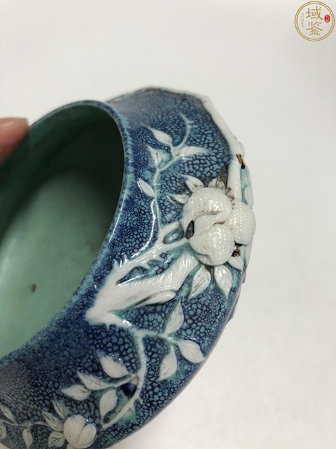 古玩陶瓷(保真卡)晚清爐鈞釉祝壽主題堆白水盂拍賣,當前價格7500元