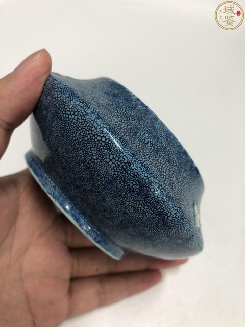 古玩陶瓷(保真卡)晚清爐鈞釉祝壽主題堆白水盂拍賣,當前價格7500元