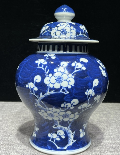 古玩陶瓷晚清青花冰梅紋將軍罐拍賣，當前價格2200元
