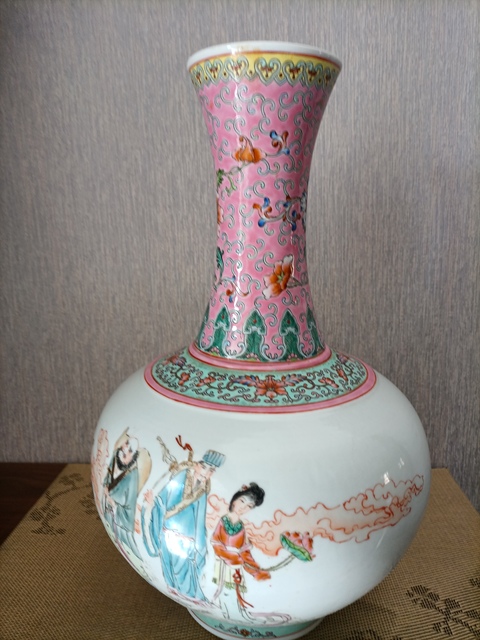 古玩陶瓷八仙圖粉彩瓶拍賣，當(dāng)前價格2580元