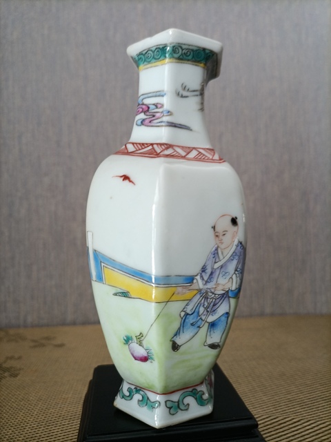 古玩陶瓷人物粉彩六方瓶拍賣,當(dāng)前價(jià)格5555元