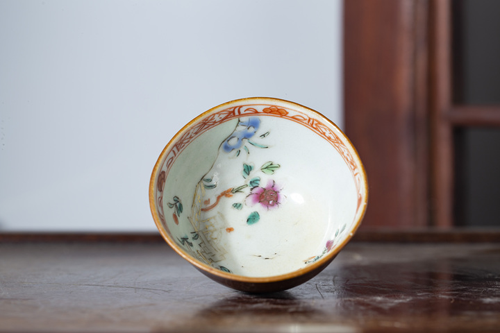 中国　粉彩　花鳥紋茶入　洪憲年製　送料込み0930 靓宝格- 同治粉彩花鸟纹花口盖碗两套（《同治年制》款）
