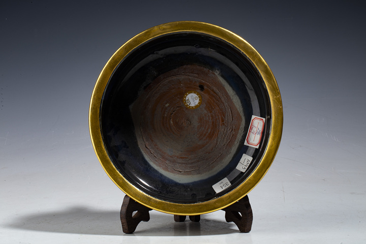 古玩陶瓷明末清初·藍釉包口三足爐真品鑒賞圖