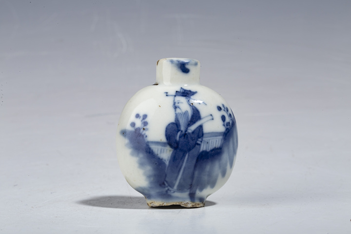 古玩陶瓷晚清·青花天官賜福紋鼻煙壺拍賣,當前價格384元