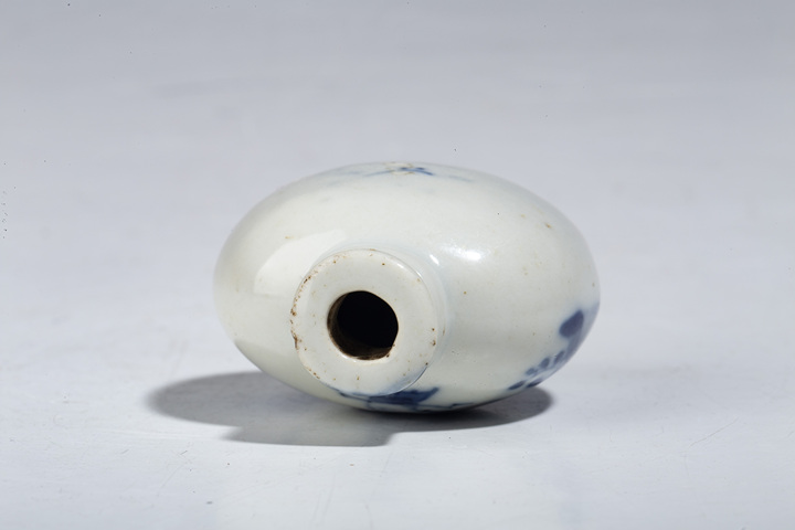 古玩陶瓷晚清·青花天官賜福紋鼻煙壺拍賣,當前價格384元