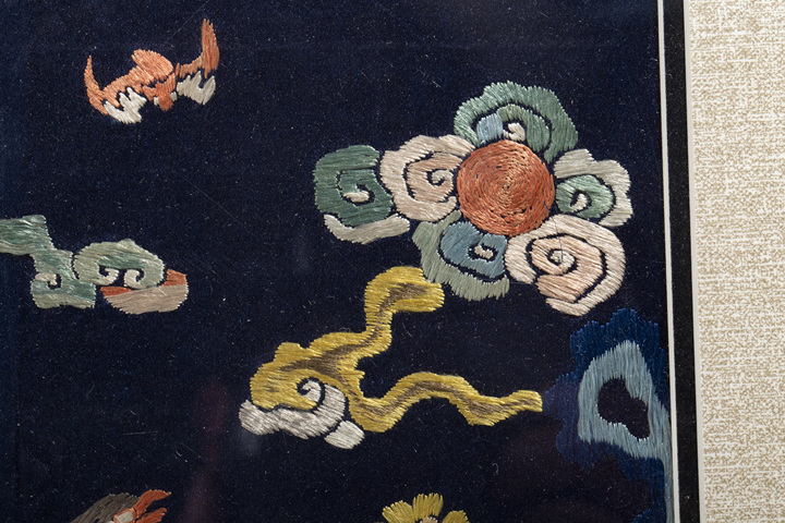古玩雜項清中·彩繡九品文官練雀補子真品鑒賞圖