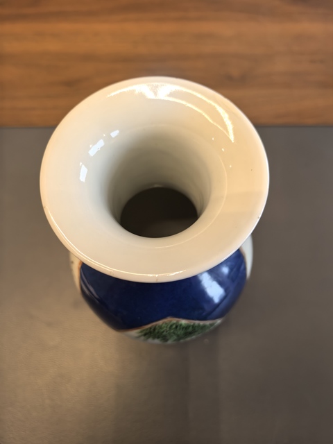 古玩陶瓷灑藍開光五彩人物故事紋觀音瓶拍賣，當前價格2300元