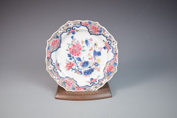 古玩陶瓷清雍乾青花加彩花卉紋花口盤真品鑒賞圖