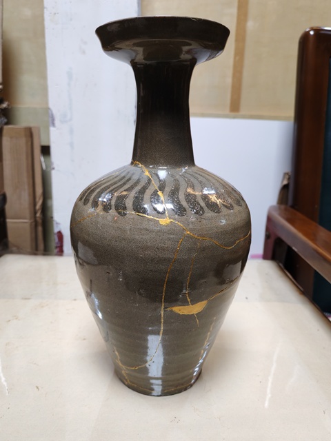 古玩陶瓷明代青花盤口瓶拍賣,當前價格5850元