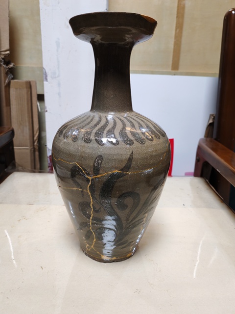 古玩陶瓷明代青花盤口瓶拍賣,當前價格5850元