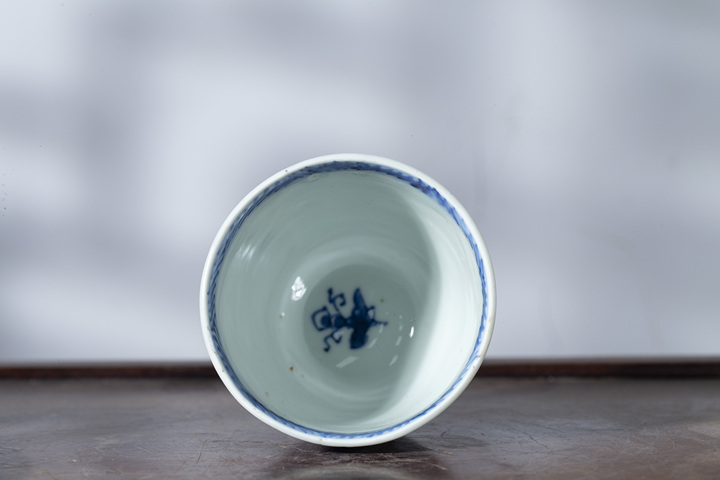 古玩陶瓷清康熙·青花松鼠葡萄開窗山水紋杯碟
真品鑒賞圖