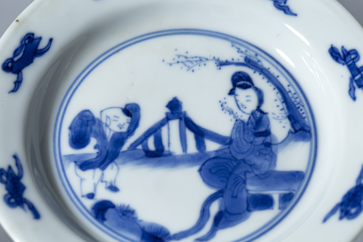 古玩陶瓷清康熙·青花三娘教子紋小碟拍賣,當前價格624元