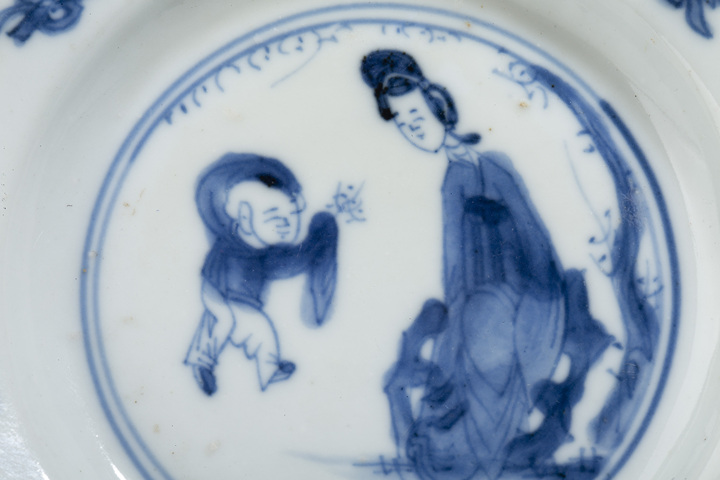 古玩陶瓷清康熙·青花三娘教子紋小碟拍賣，當前價格218元