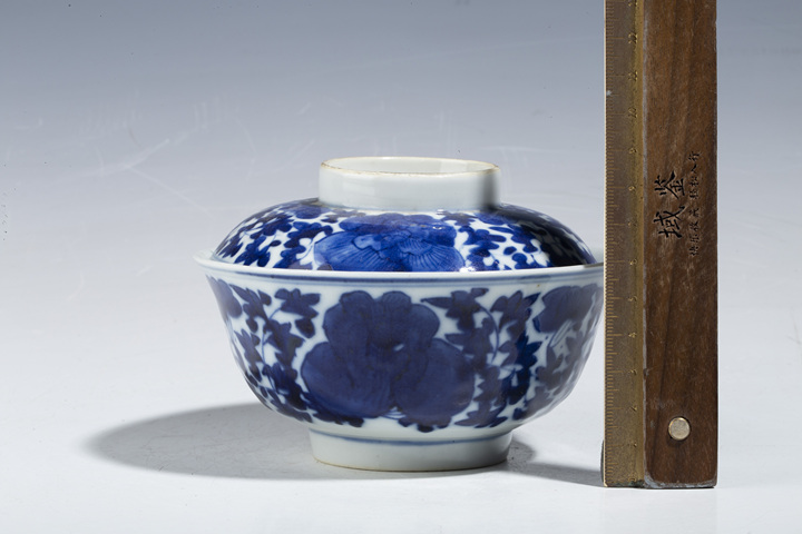 古玩陶瓷清晚·青花花卉紋蓋碗拍賣(mài)，當(dāng)前價(jià)格396元