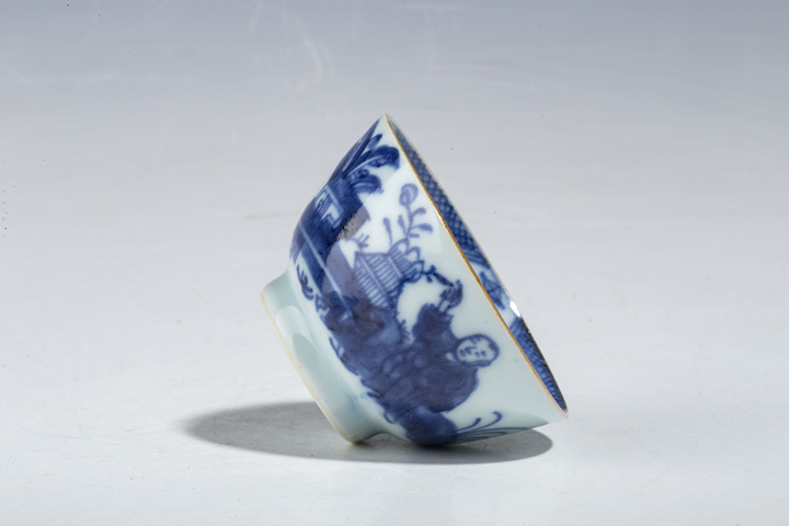 古玩陶瓷清康熙·青花嬰戲花蝶紋杯碟拍賣,當前價格2800元