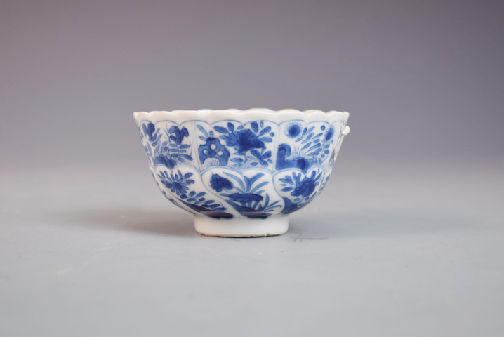 古玩陶瓷清康熙青花模印花卉紋花口茶圓拍賣，當(dāng)前價(jià)格216元