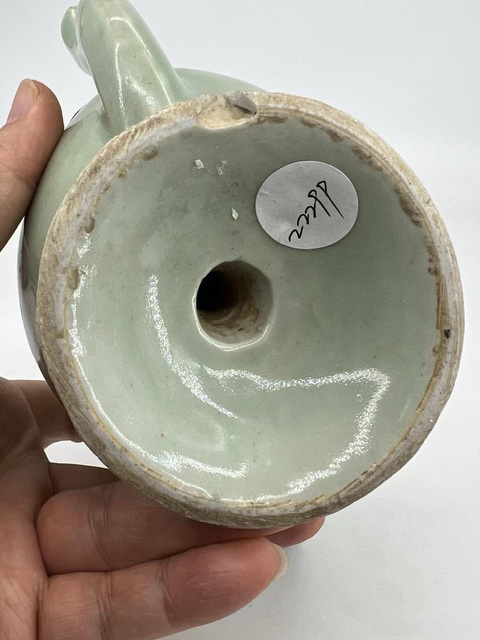 古玩陶瓷清代乾隆豆青釉青花釉里紅桃形倒流壺拍賣,當前價格9000元