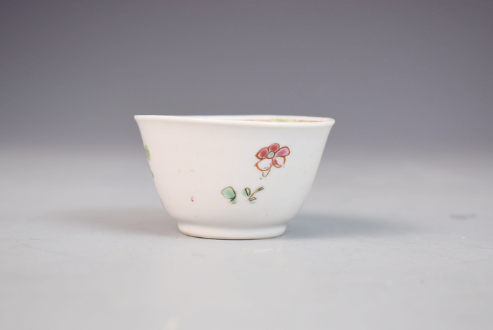古玩陶瓷雍乾粉彩花卉紋杯碟拍賣，當前價格399元
