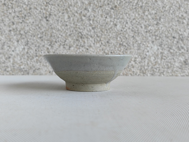 古玩陶瓷龍泉系青瓷碗拍賣，當(dāng)前價(jià)格450元