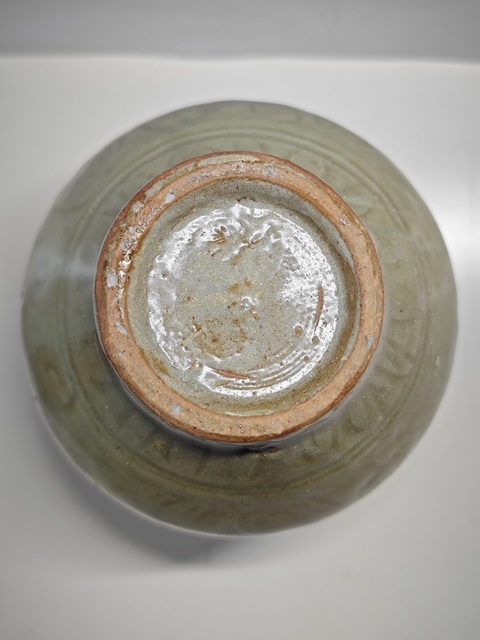 古玩陶瓷元龍泉青瓷刻花蓋罐拍賣,當(dāng)前價(jià)格4567元