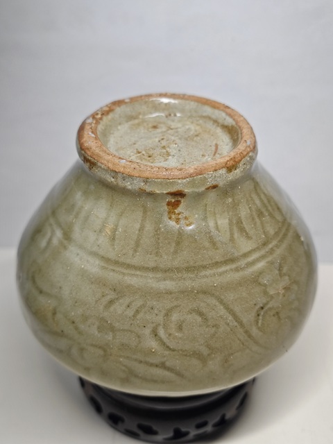 古玩陶瓷元龍泉青瓷刻花蓋罐拍賣,當(dāng)前價(jià)格4567元