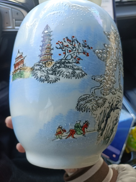 古玩陶瓷粉彩雪景圖撇口瓶拍賣，當(dāng)前價(jià)格2888元