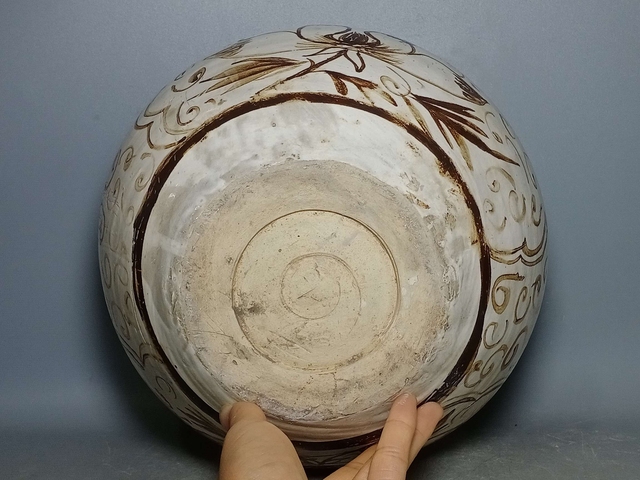 古玩陶瓷白地褐彩花卉紋雙系罐拍賣,當(dāng)前價(jià)格800元