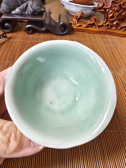 古玩陶瓷豆青釉花卉紋杯拍賣,當前價格198元