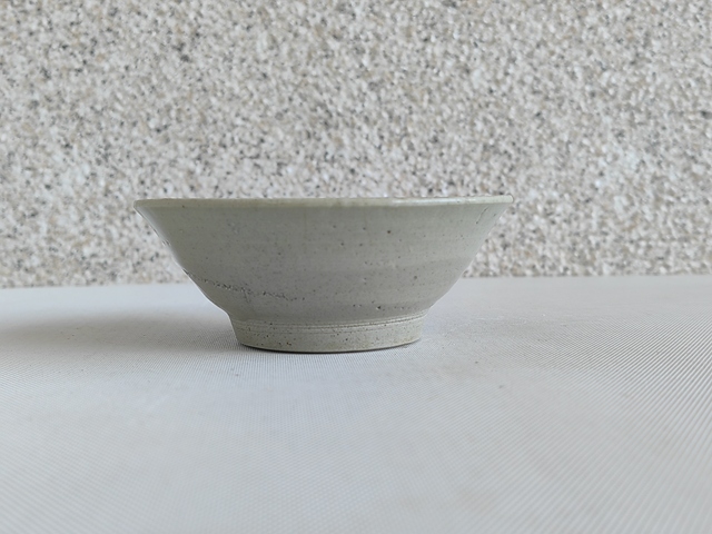 古玩陶瓷龍泉青瓷碗拍賣，當前價格160元