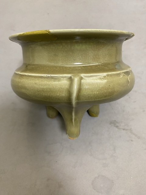 古玩陶瓷龍泉青瓷鬲式爐拍賣，當前價格8900元