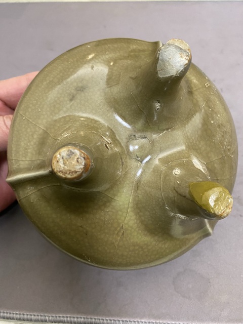 古玩陶瓷龍泉青瓷鬲式爐拍賣，當前價格8900元