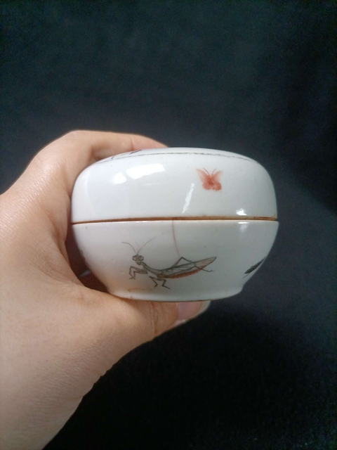 古玩陶瓷蟲草紋墨彩印泥盒拍賣，當(dāng)前價(jià)格1680元