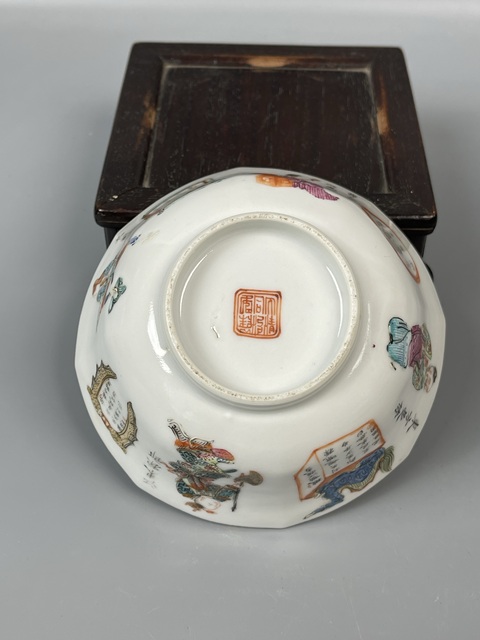 古玩陶瓷清同治粉彩無雙譜人物花口碗拍賣,當前價格18888元