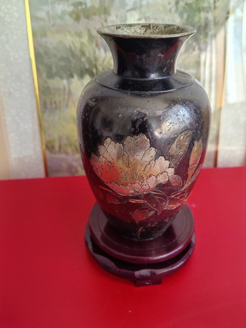 古玩陶瓷花卉紋瓶拍賣,當(dāng)前價(jià)格600元