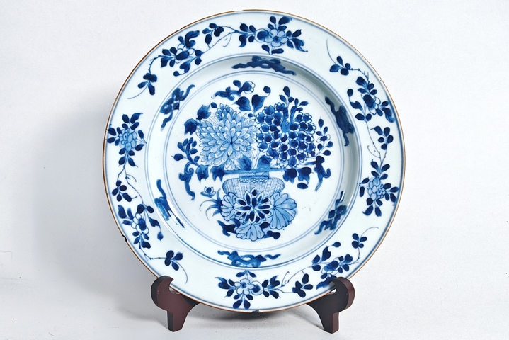 古玩陶瓷優品清康熙·青花提籃花卉紋賞盤拍賣，當前價格999元